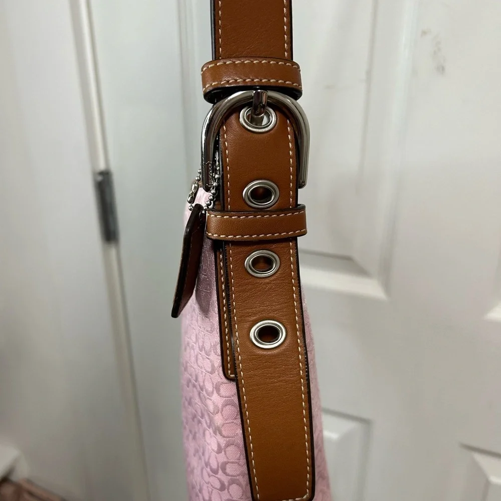 Coach Y2K F10944 Signature Pink Shoulder bag/Crossbody Bag